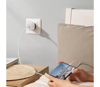 UGREEN Зарядное устройство CD122 (10133) USB-A QC 3.0 18W Fast Charger EU. Цвет: белый