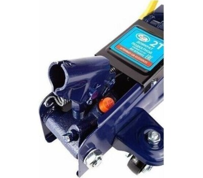Домкрат AUTOVIRAZH AV-076002 гидравл. подкатной 2т +кейс (синий)