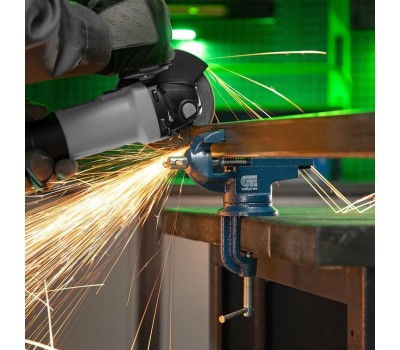 Тиски СИБРТЕХ Тиски слесарные, настольные, поворотные, ширина рабочих губок 50 мм, наковальня 18668