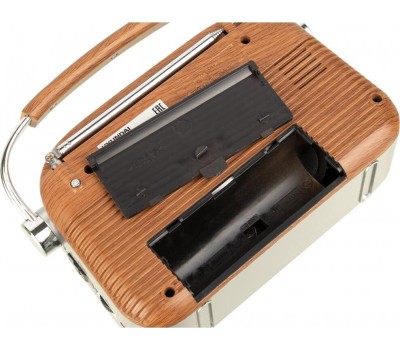 Радиоприемник HYUNDAI H-PSR200 дерево коричневое/серебро