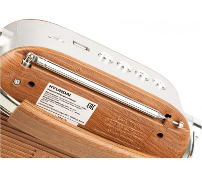 Радиоприемник HYUNDAI H-PSR200 дерево коричневое/серебро