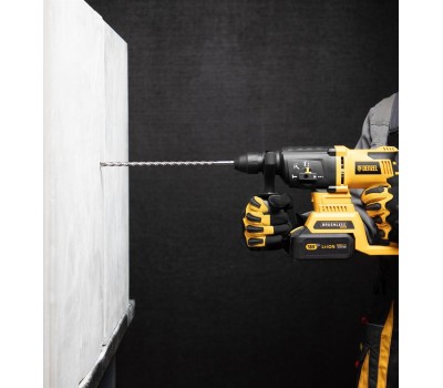 Бур DENZEL Бур по бетону, двойная спираль, три пылеотводящие кромки, 12 x 260 мм 705025