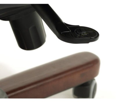 Кресло компьютерное БЮРОКРАТ Кресло руководителя T-9925WALNUT, кожа/искусственная кожа, до 200кг, механизм со смещенной осью, черный