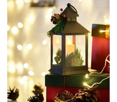 NEON-NIGHT (513-047) Декоративный фонарь со свечкой и шишкой, черный , 10,7x10,7x23,5 см, цвет Теплый