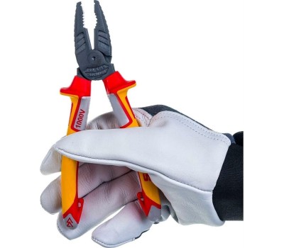 Плоскогубцы GROSS Плоскогубцы комбинированные, диэлектрические трехкомпонентные рукоятки до 1000 В, 180 мм 16989