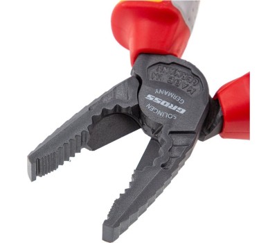 Плоскогубцы GROSS Плоскогубцы комбинированные, диэлектрические трехкомпонентные рукоятки до 1000 В, 180 мм 16989