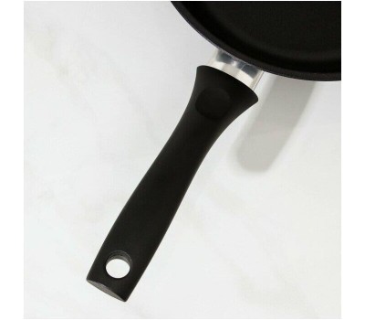 Сковорода KUKMARA с242а а/пр литая 24см стекл/кр