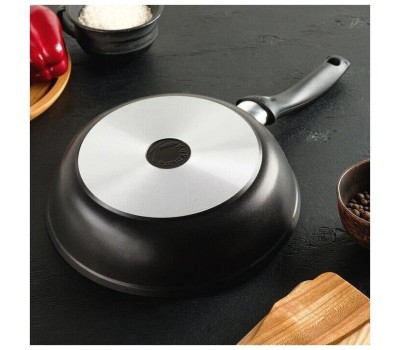 Сковорода KUKMARA с242а а/пр литая 24см стекл/кр