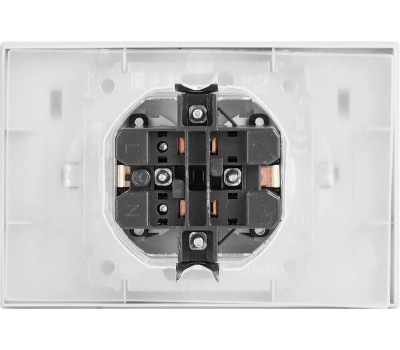 IEK Розетка силовая Brite РСбш12-3-44-БрБ, двойная, скрытая, заземление орки, IP44, белый [br-r26-16-44-k01-f]