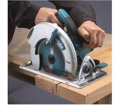 MAKITA Циркулярная пила 5008MGJX2, 210мм